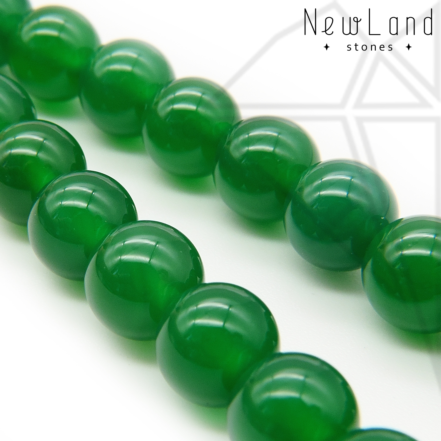 Халцедон (агат) зеленый круглый гладкий 1/2 нити 8 мм