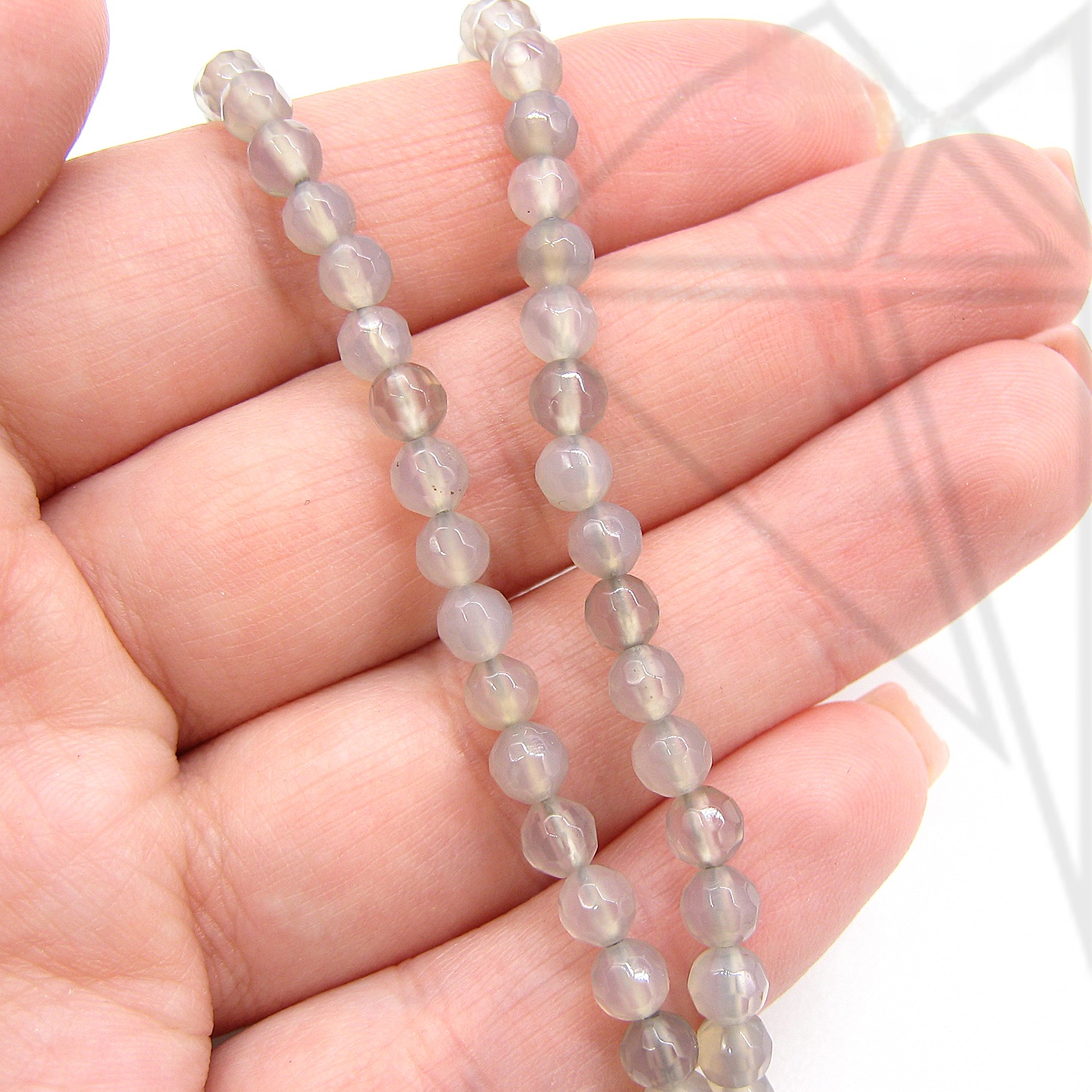 Халцедон серый круглый с огранкой 4 мм