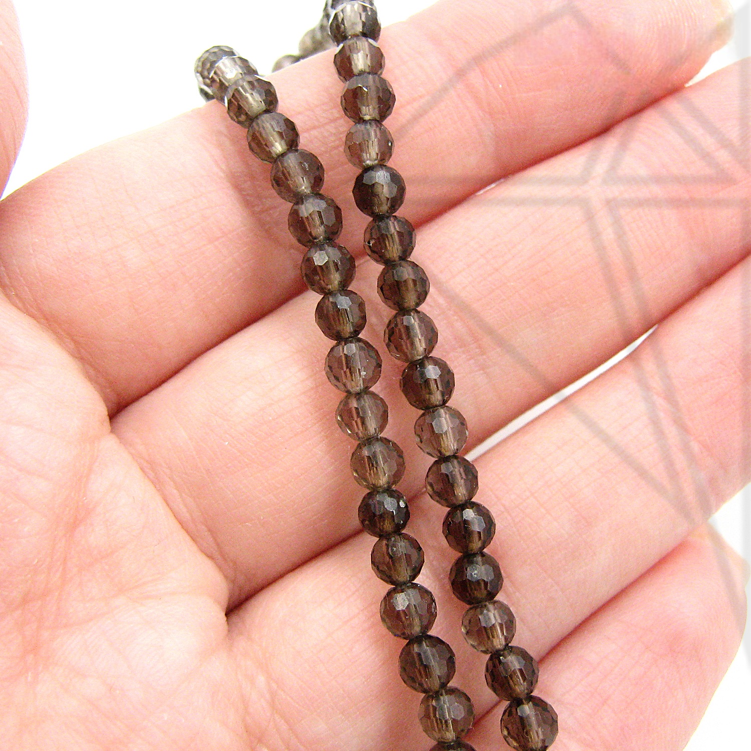 Раухтопаз круглый с огранкой 4 мм