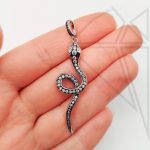 Подвеска змея с белыми фианитами 45 мм (родий)