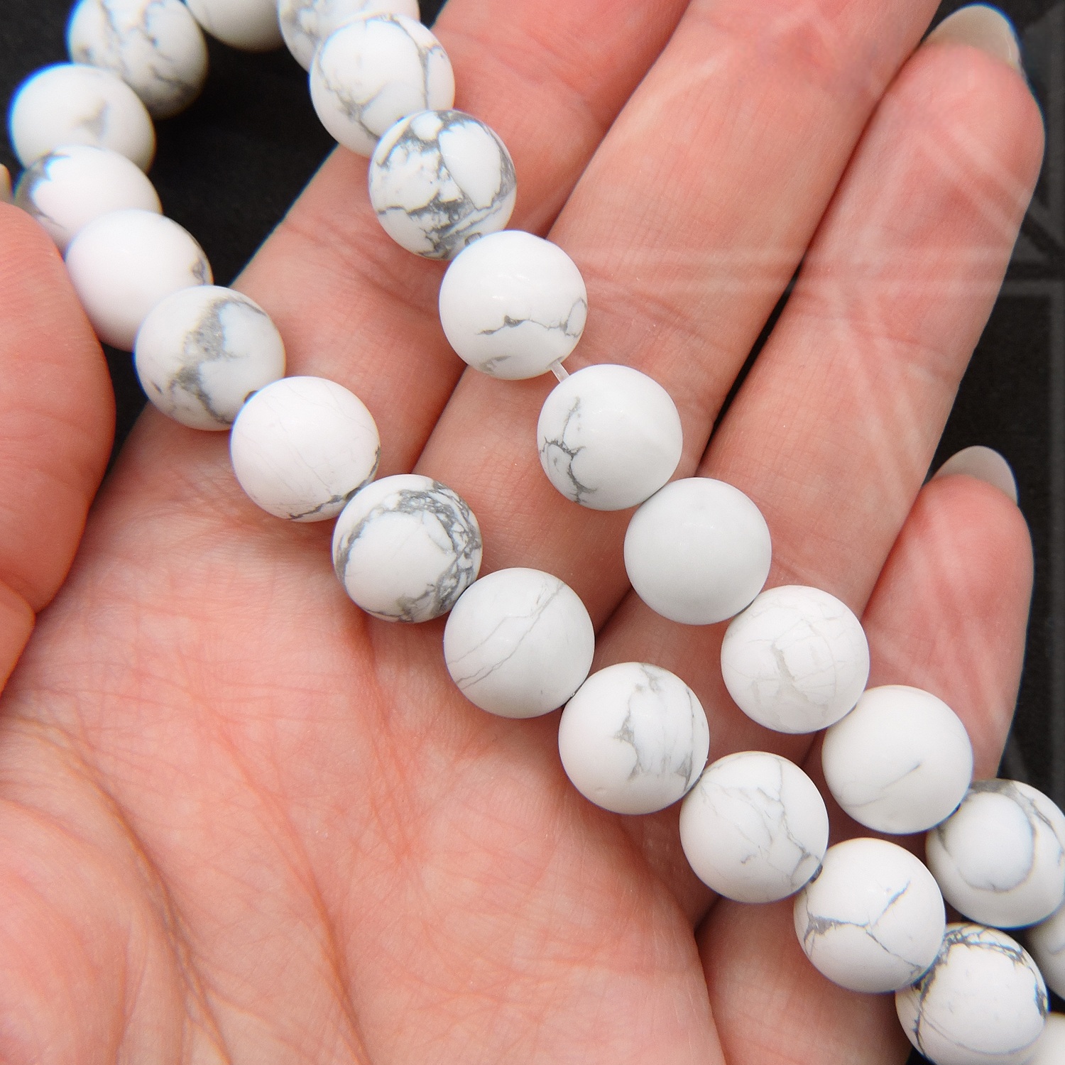 Кахолонг круглый матовый 10 мм 1/2 нити