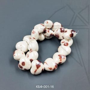 Керамическая бусина коричневая пятнистая сердце 12×12 мм 1/2 нити