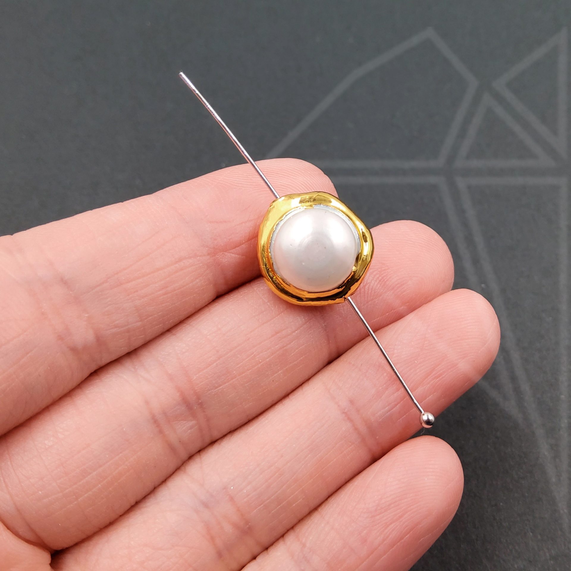 Жемчуг натуральный 1 шт 12 мм (золото)